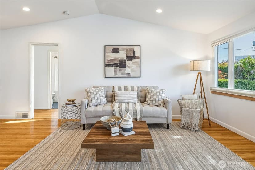 Property photo for 1218 Ne 117th Street, Seattle photo 14