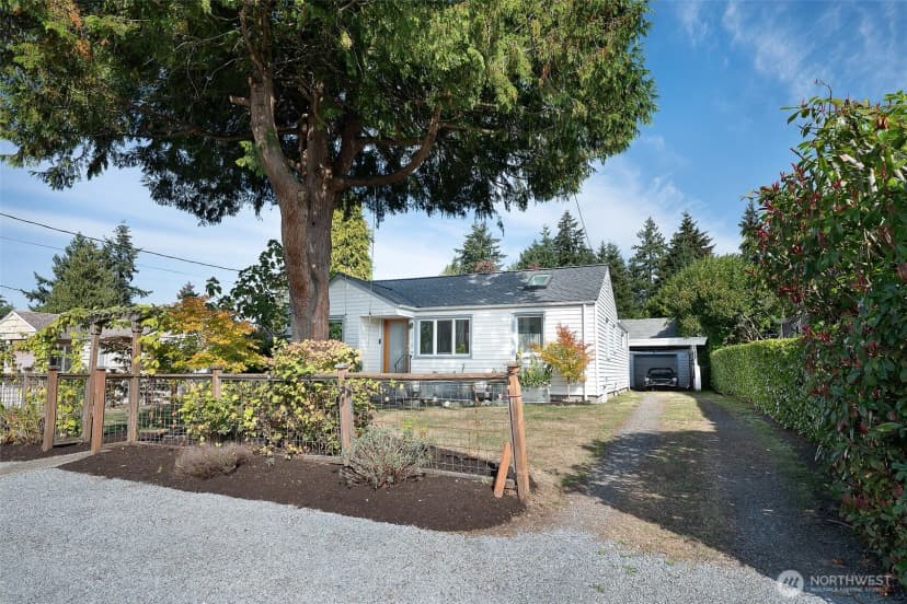 Property photo for 1218 Ne 117th Street, Seattle