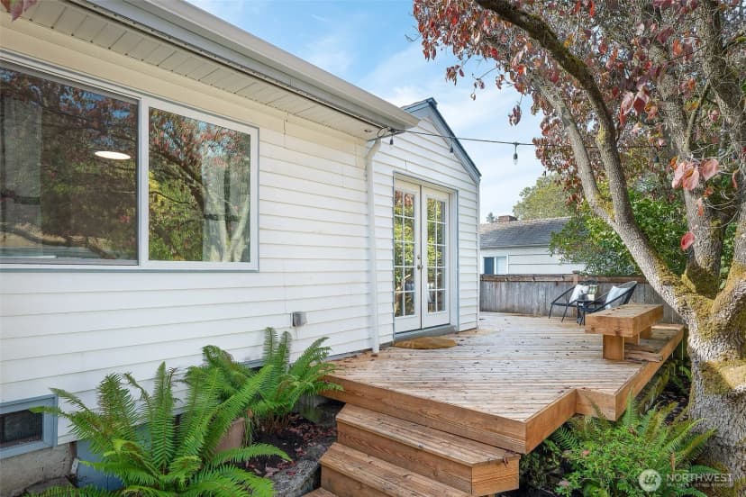 Property photo for 1218 Ne 117th Street, Seattle photo 3