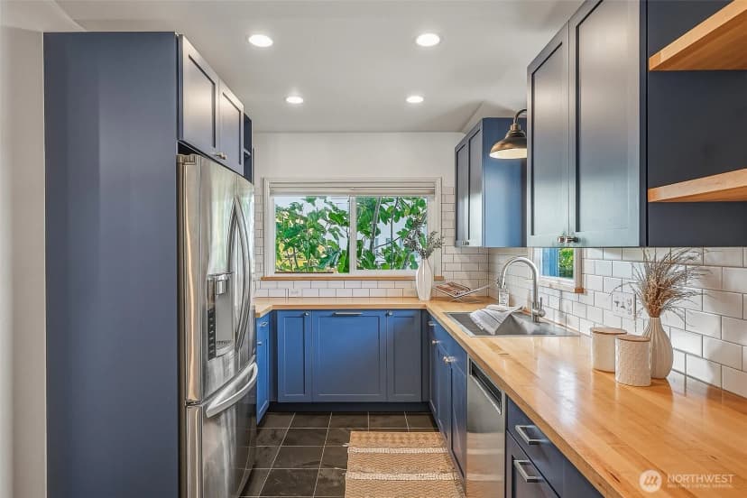 Property photo for 1218 Ne 117th Street, Seattle photo 6