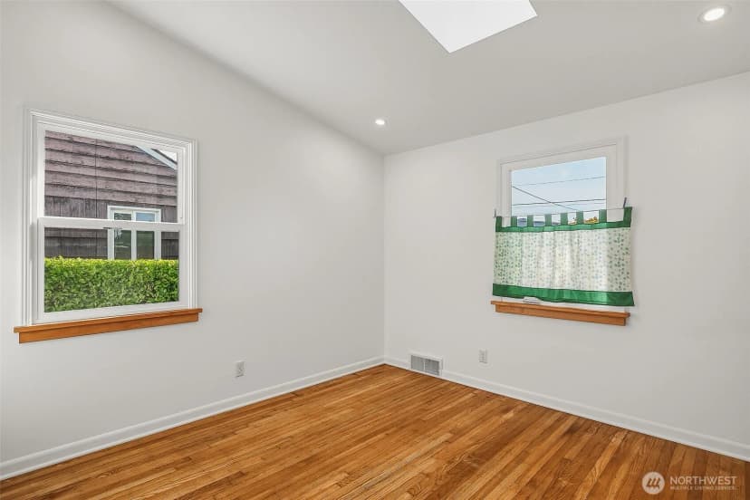 Property photo for 1218 Ne 117th Street, Seattle photo 22
