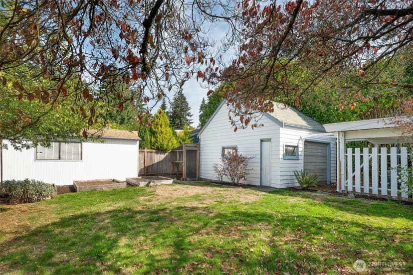 Property photo for 1218 Ne 117th Street, Seattle photo 32
