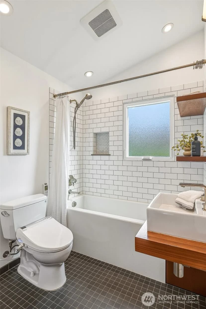 Property photo for 1218 Ne 117th Street, Seattle photo 20