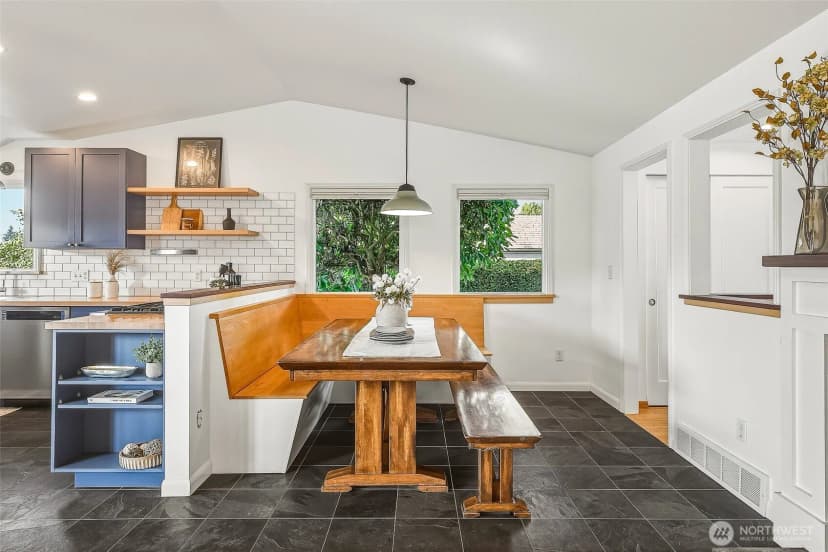 Property photo for 1218 Ne 117th Street, Seattle photo 9