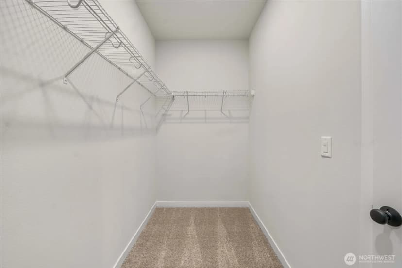 Property photo for 4045 Aberdeen Way Ne, Renton photo 28