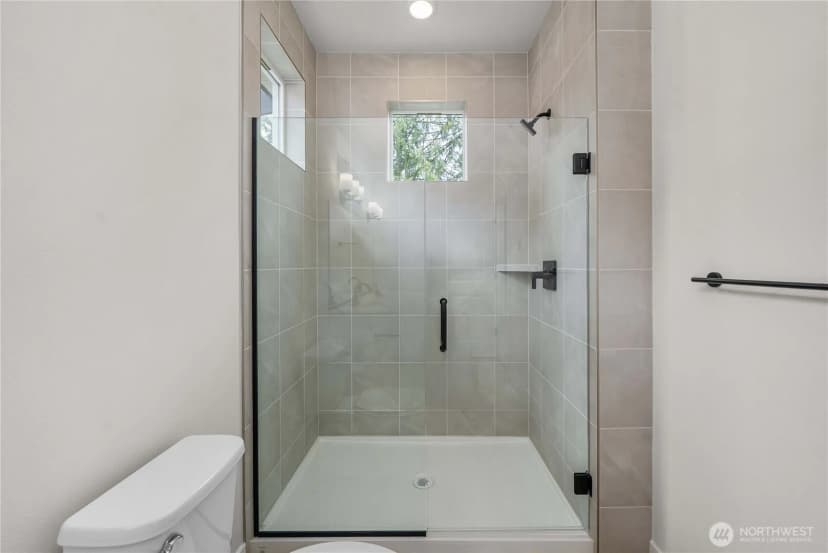 Property photo for 4045 Aberdeen Way Ne, Renton photo 26