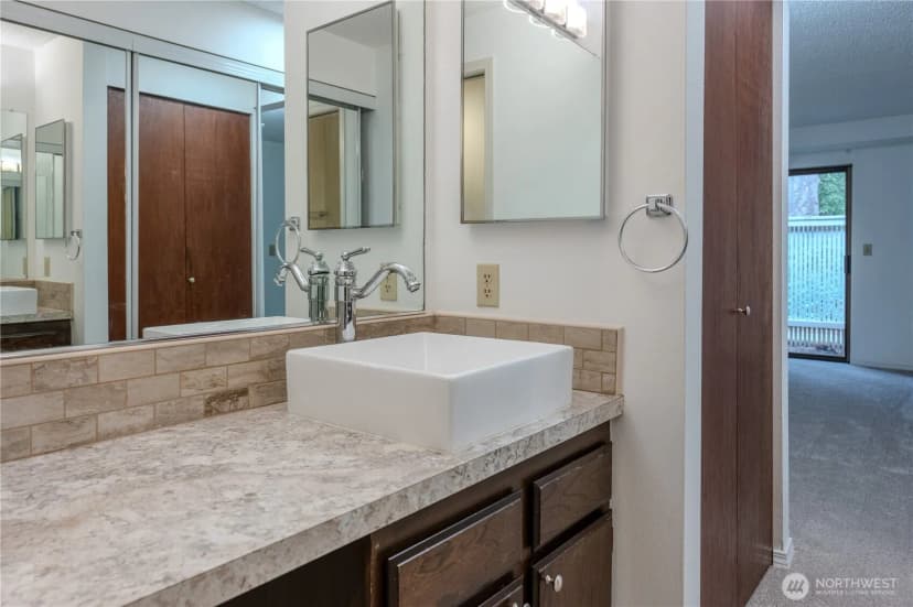 Property photo for 9904 Ne 124th Street #1005, Kirkland photo 23