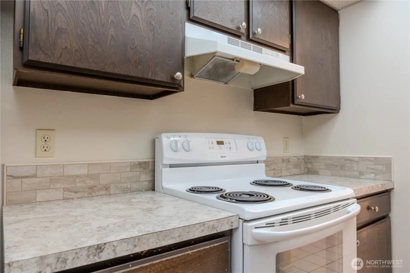 Property photo for 9904 Ne 124th Street #1005, Kirkland photo 13