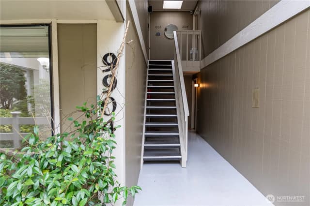Property photo for 9904 Ne 124th Street #1005, Kirkland photo 4