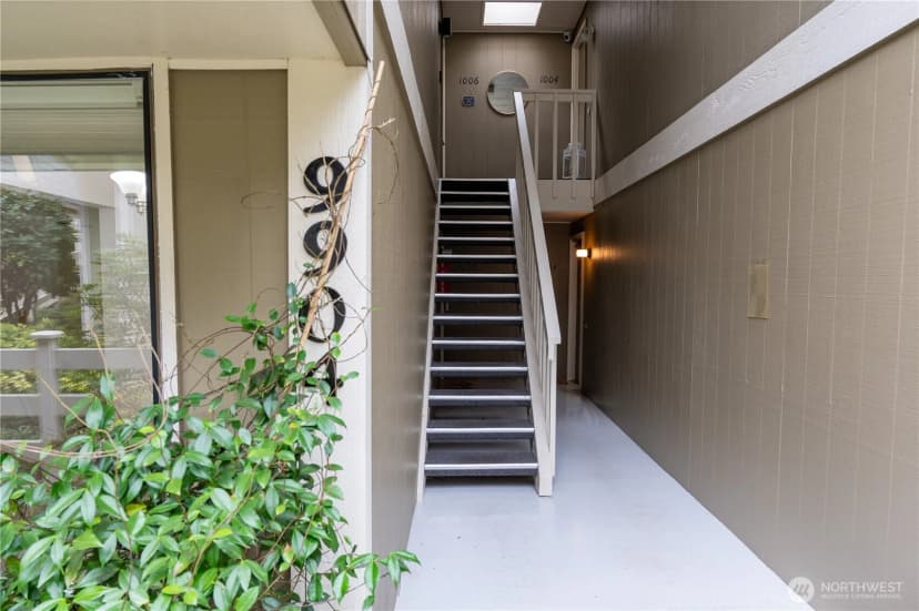 Property photo for 9904 Ne 124th Street #1005, Kirkland photo 4