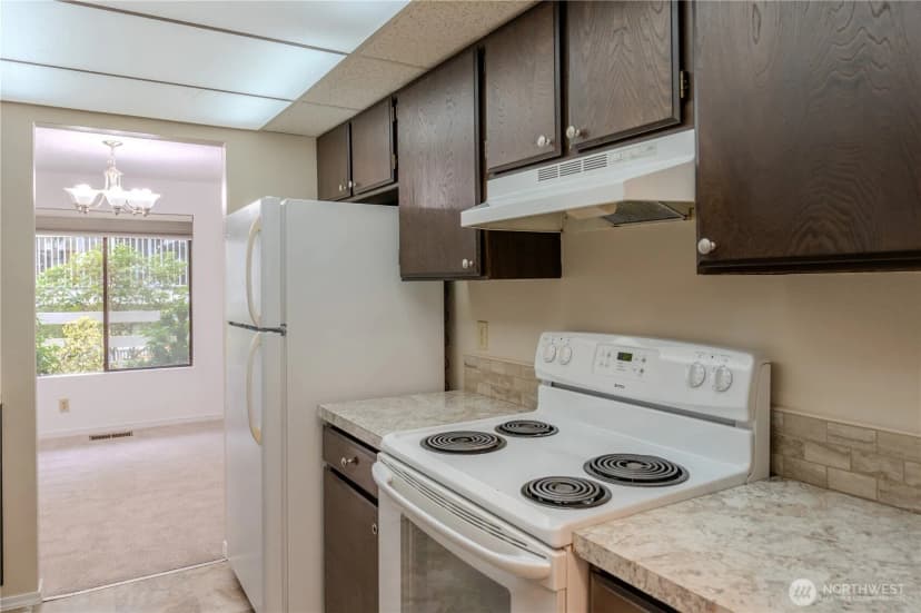 Property photo for 9904 Ne 124th Street #1005, Kirkland photo 14
