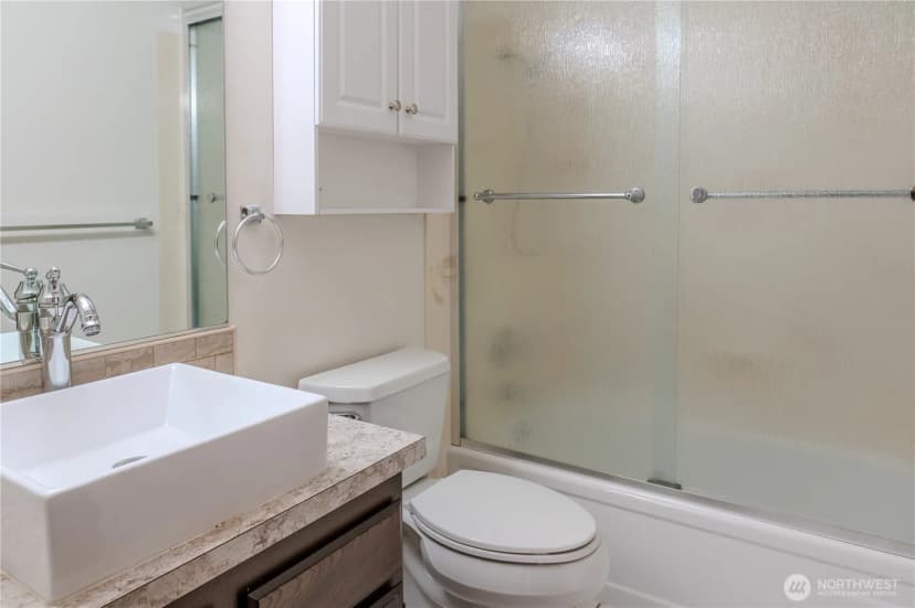 Property photo for 9904 Ne 124th Street #1005, Kirkland photo 24