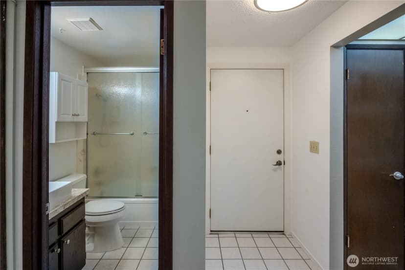 Property photo for 9904 Ne 124th Street #1005, Kirkland photo 6