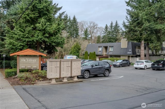 Property photo for 9904 Ne 124th Street #1005, Kirkland photo 2
