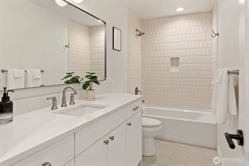 Property photo for 3314 W Dravus Street, Seattle photo 23