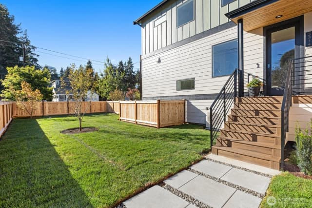 Property photo for 3314 W Dravus Street, Seattle