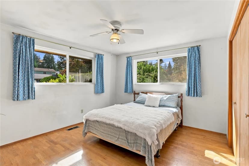 Property photo for 238 Sw 143rd Street, Burien photo 12
