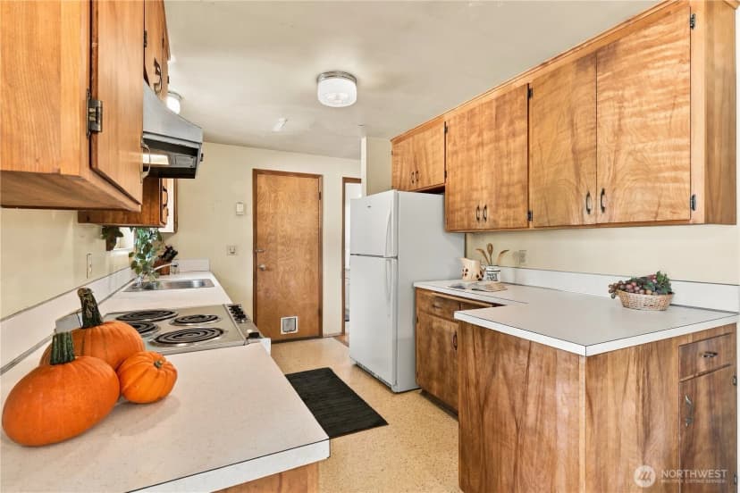 Property photo for 238 Sw 143rd Street, Burien photo 9