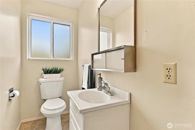 Property photo for 238 Sw 143rd Street, Burien photo 15