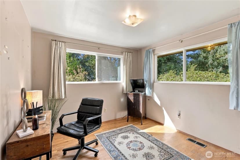Property photo for 238 Sw 143rd Street, Burien photo 13