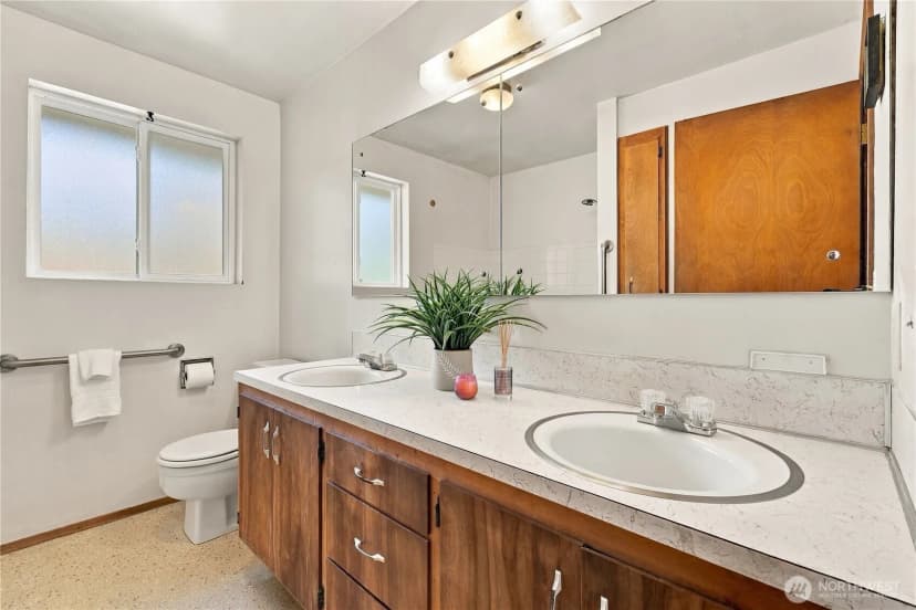 Property photo for 238 Sw 143rd Street, Burien photo 14