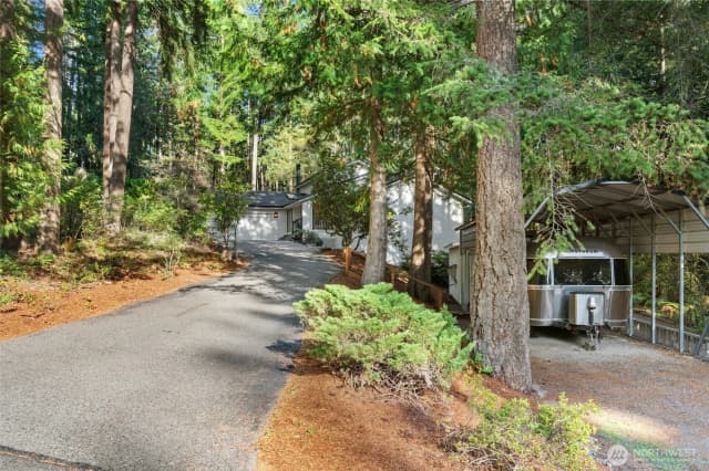 Property photo for 622 216th Avenue Ne, Sammamish photo 2