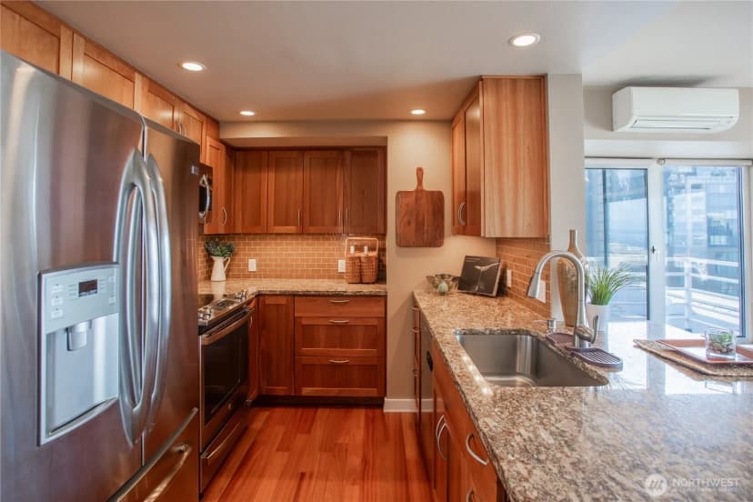 Property photo for 1415 2nd Avenue #1009, Seattle photo 19