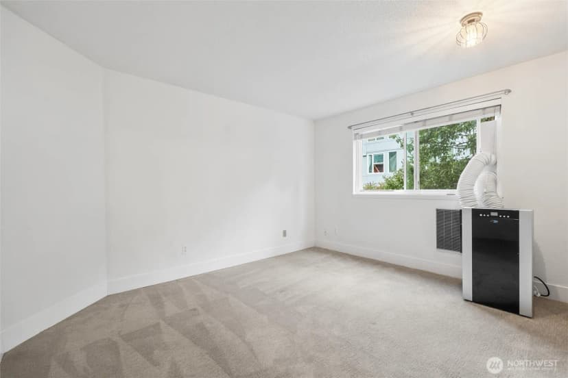 Property photo for 2215 14th Avenue W #1, Seattle photo 17
