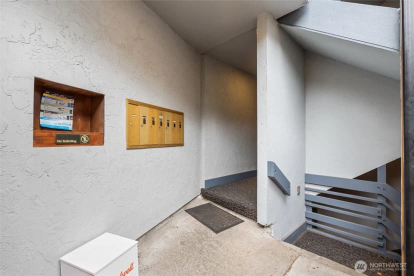 Property photo for 2215 14th Avenue W #1, Seattle photo 25