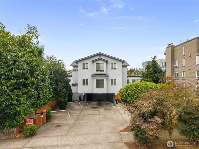 Property photo for 2215 14th Avenue W #1, Seattle photo 3