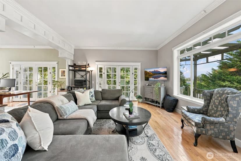 Property photo for 12117 Clearview Drive, Edmonds photo 12
