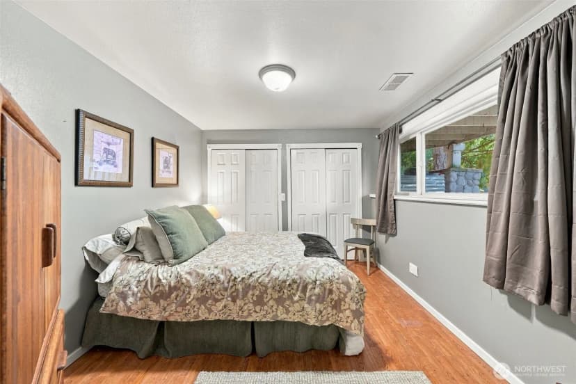 Property photo for 12117 Clearview Drive, Edmonds photo 25