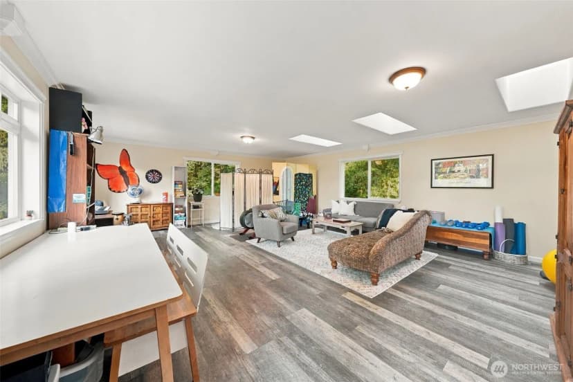 Property photo for 12117 Clearview Drive, Edmonds photo 21