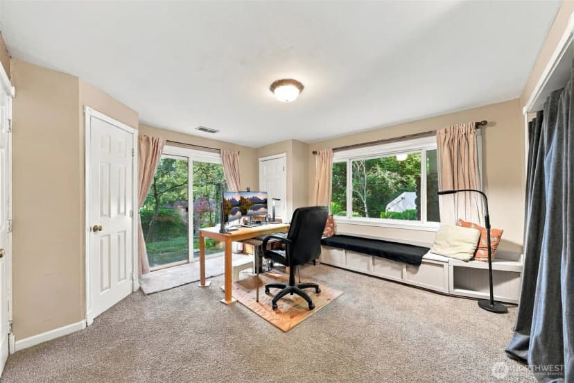 Property photo for 12117 Clearview Drive, Edmonds photo 24