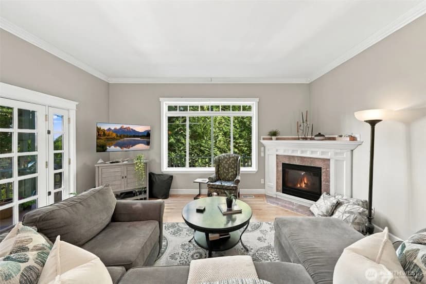 Property photo for 12117 Clearview Drive, Edmonds photo 11