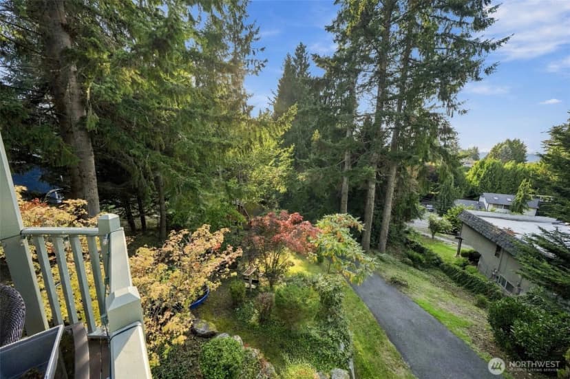 Property photo for 12117 Clearview Drive, Edmonds photo 29