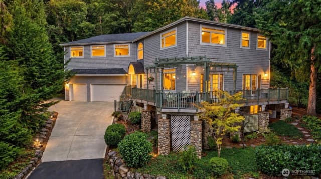 Property photo for 12117 Clearview Drive, Edmonds