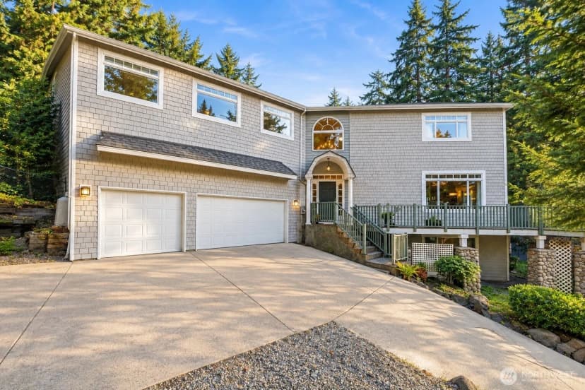 Property photo for 12117 Clearview Drive, Edmonds photo 2