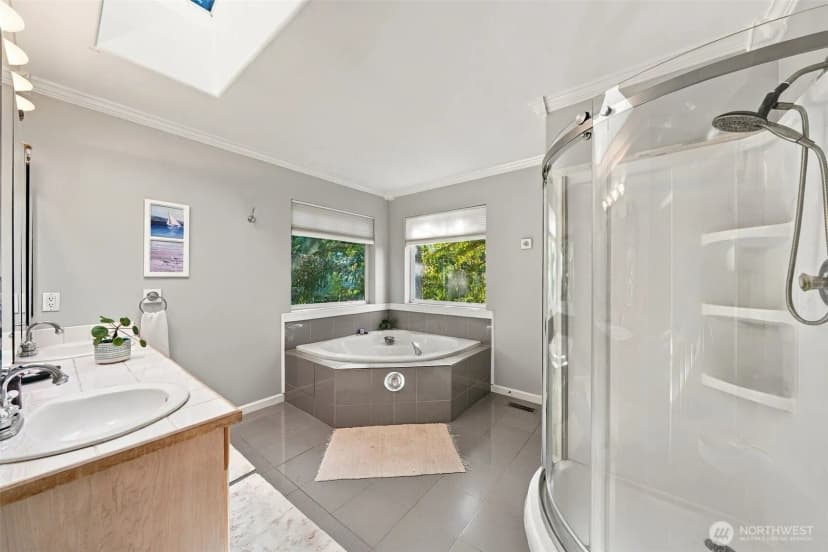 Property photo for 12117 Clearview Drive, Edmonds photo 17