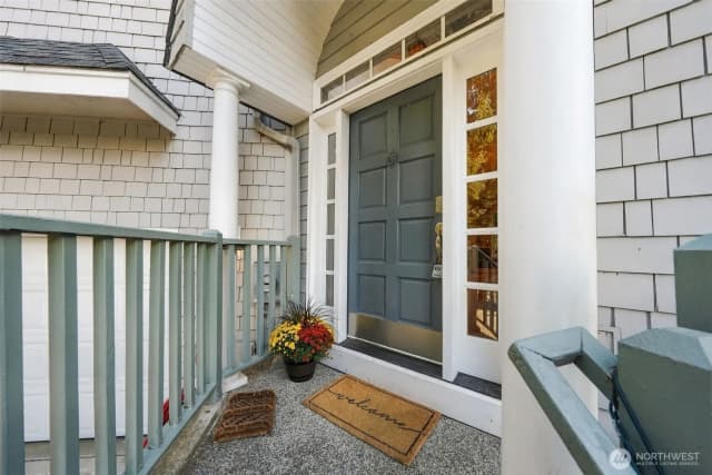 Property photo for 12117 Clearview Drive, Edmonds photo 3