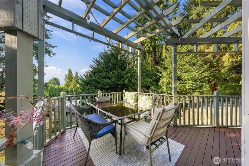 Property photo for 12117 Clearview Drive, Edmonds photo 28