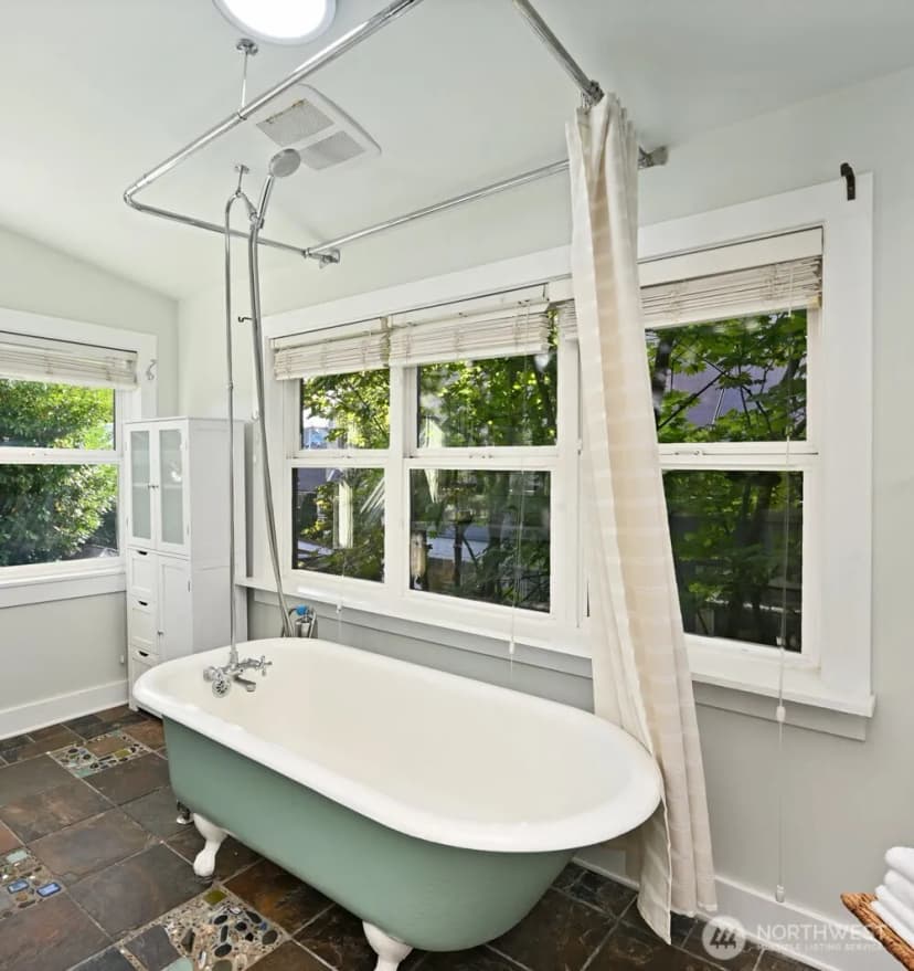 Property photo for 933 N 84th Street, Seattle photo 17