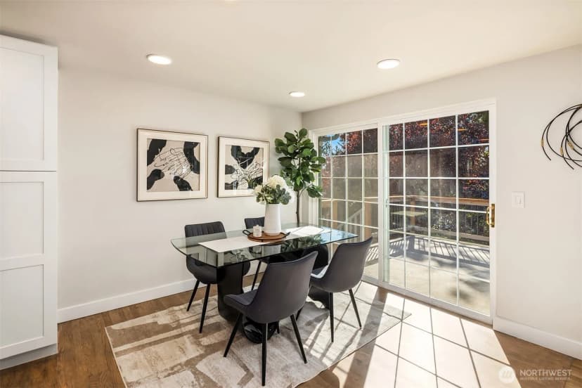 Property photo for 113 152nd Place Se, Bellevue photo 11