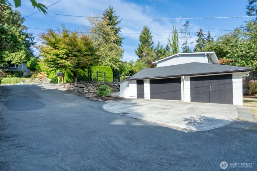Property photo for 14834 Interlake Avenue N, Shoreline photo 32