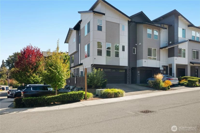 Property photo for 15720 Meadow Road #g1, Lynnwood photo 2