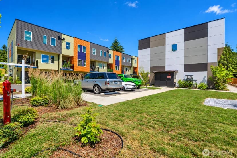 Property photo for 15612 8th Avenue Sw #104, Burien photo 30