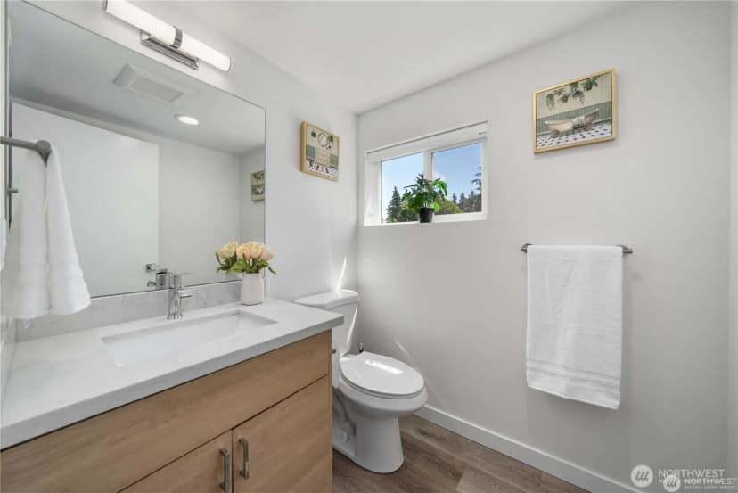 Property photo for 15612 8th Avenue Sw #104, Burien photo 26