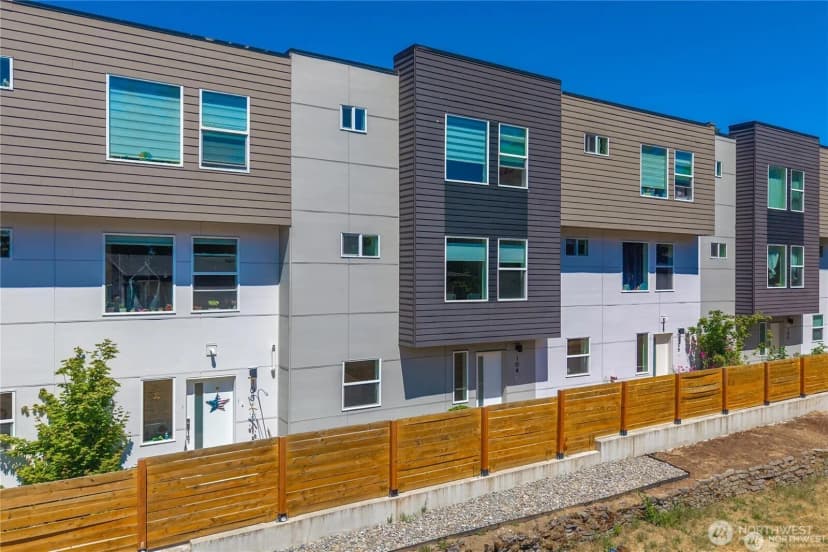 Property photo for 15612 8th Avenue Sw #104, Burien photo 9