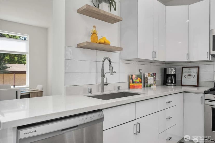 Property photo for 15612 8th Avenue Sw #104, Burien photo 15