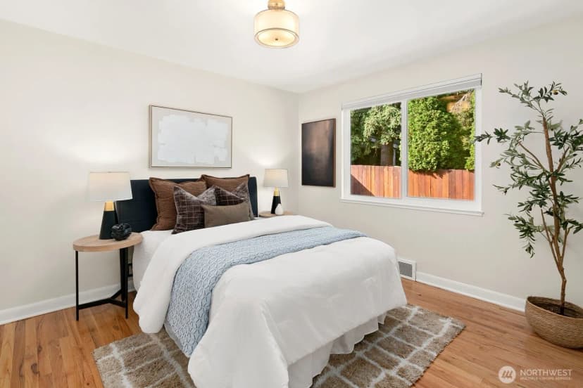 Property photo for 4037 30th Avenue W, Seattle photo 14